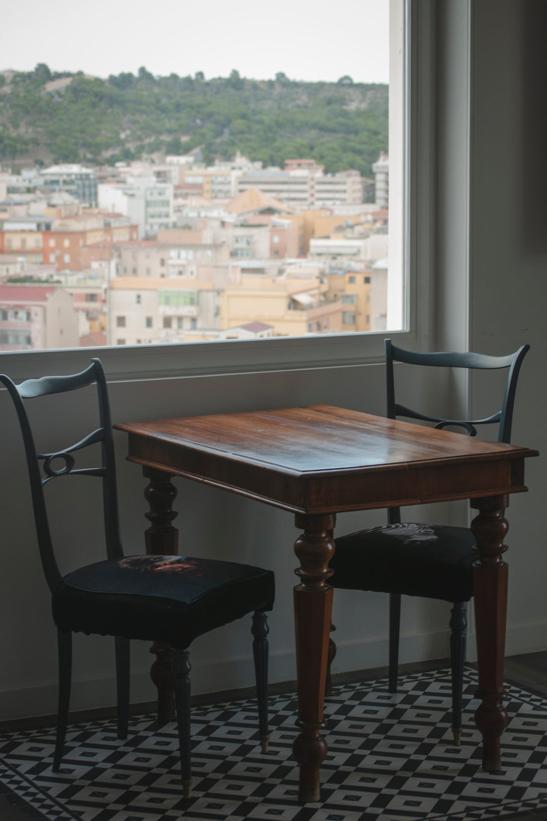 The dining table shapes that make (or break) your room
