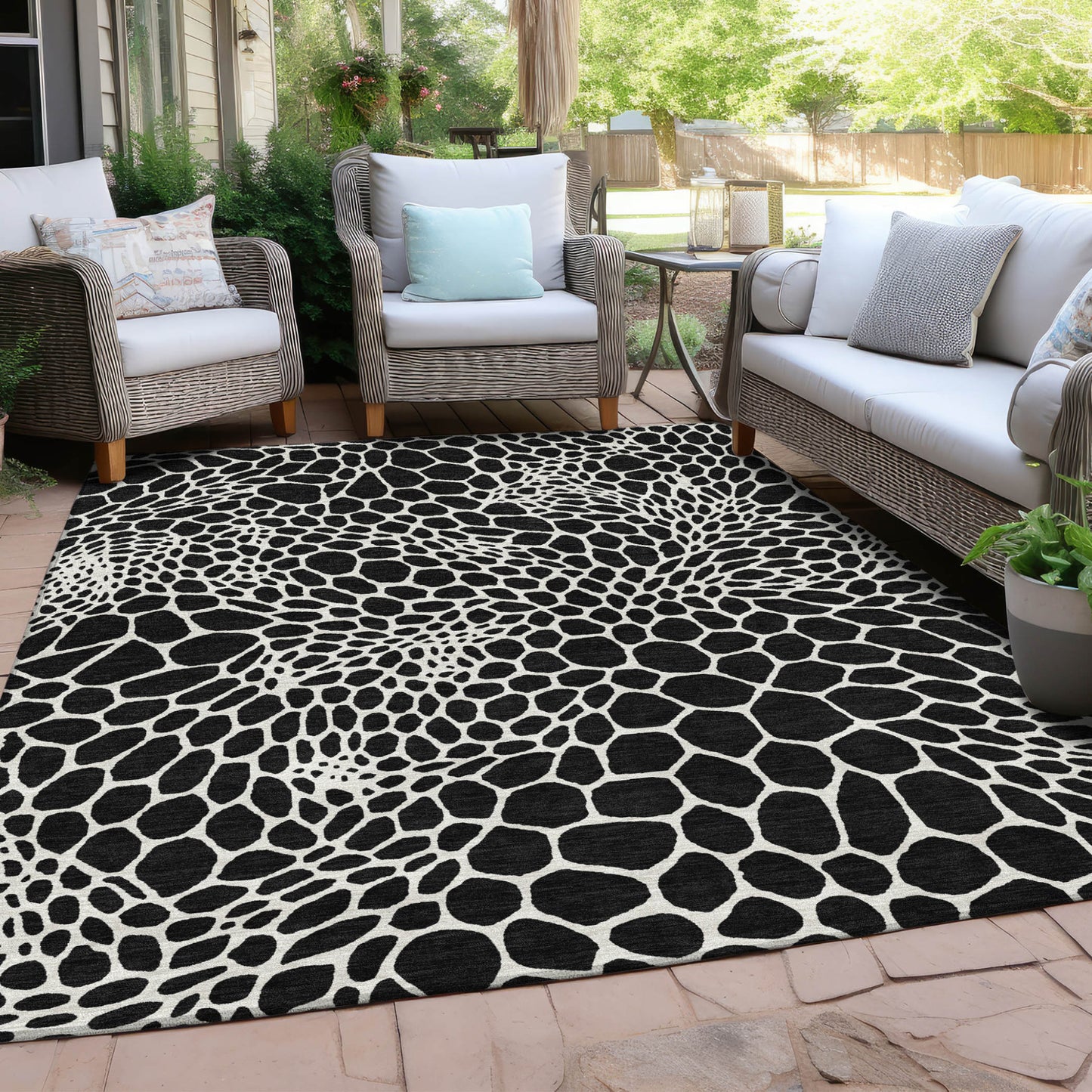 Tabselect Home Line 5' X 8' Black And Ivory Geometric Washable Indoor Outdoor Area Rug