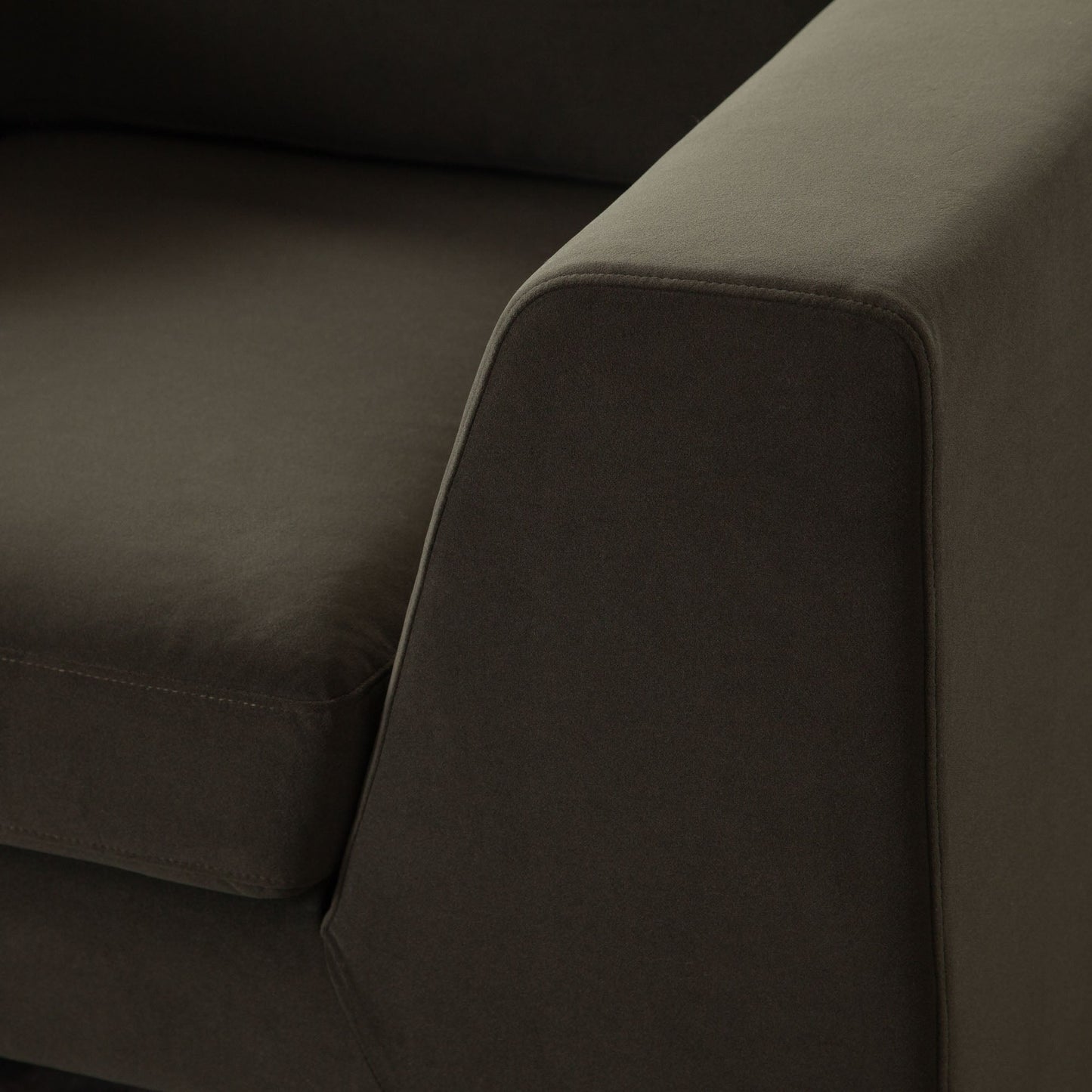 Rift Chair in Moss Green Performance Velvet by Diamond Sofa