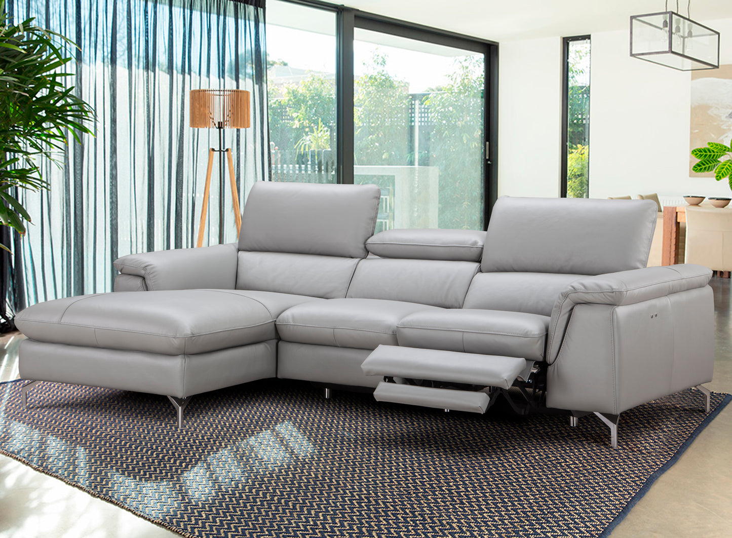 J&M Furniture Serena Premium Leather Sectional in Left Hand Facing Chaise