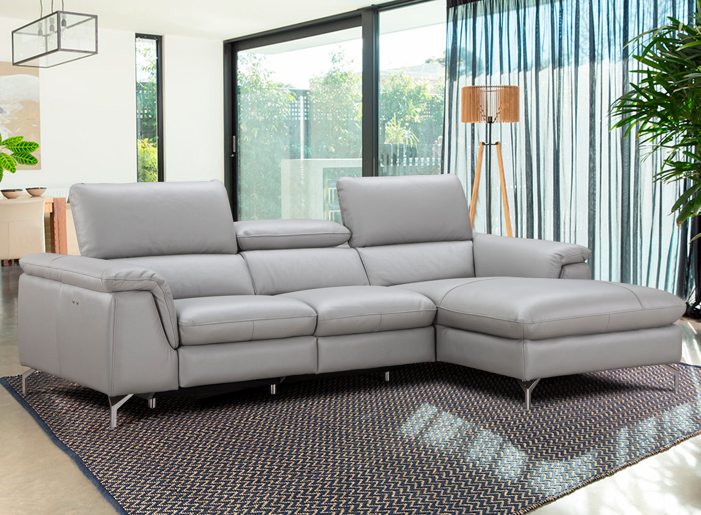J&M Furniture Serena Premium Leather Sectional in Right Hand Facing Chaise