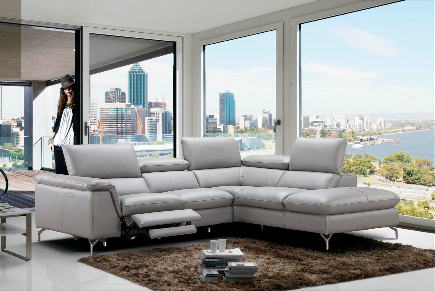 J&M Furniture Viola Premium Leather Sectional in Right Hand Facing Chaise