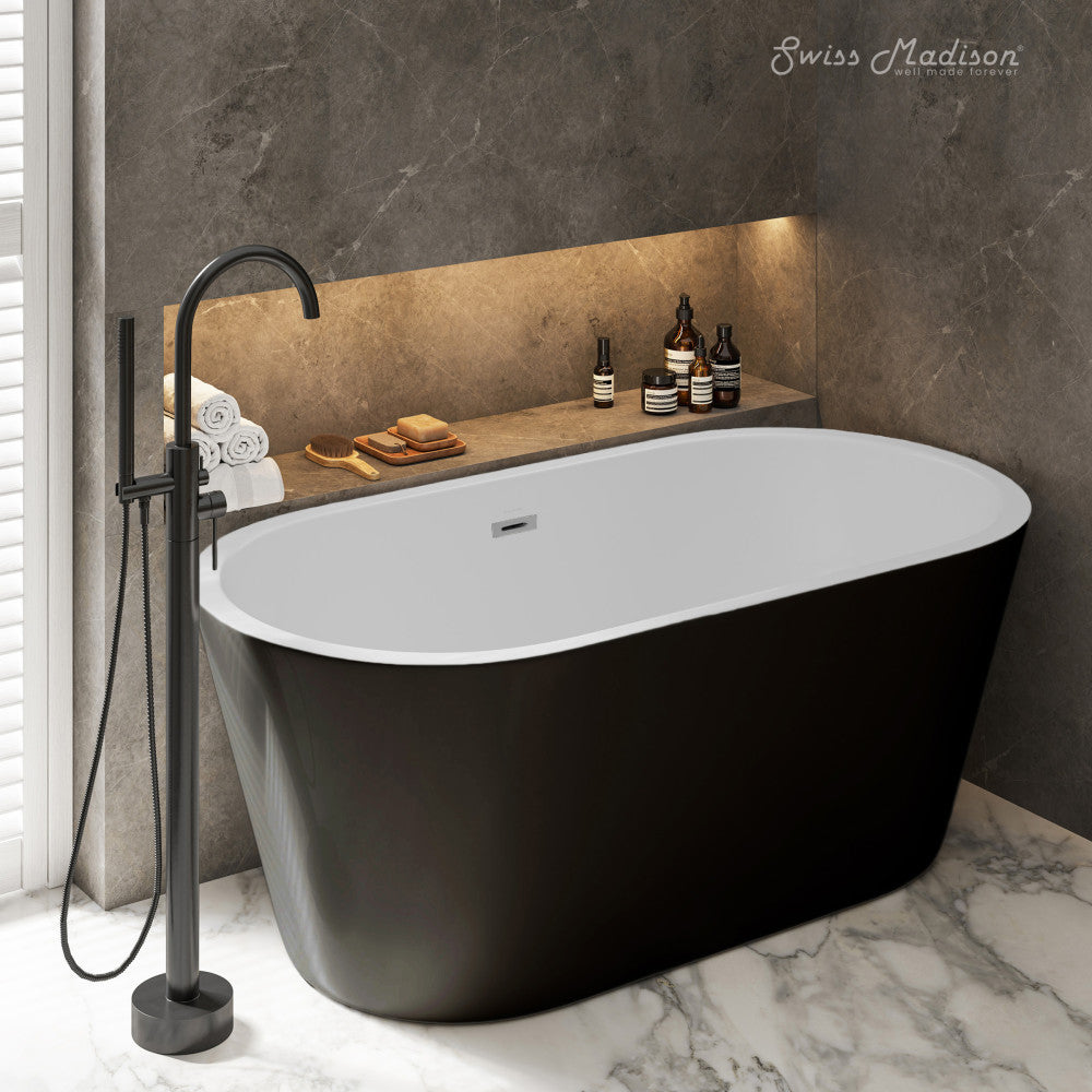 Swiss Madison Claire 60" Freestanding Bathtub Matte Black and Matte White