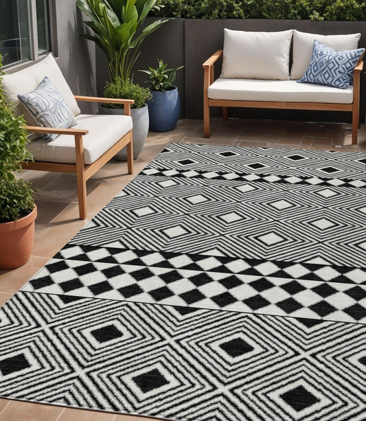 Tabselect Home Line 5' X 8' Black And Ivory Geometric Washable Indoor Outdoor Area Rug