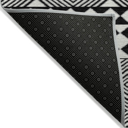 Tabselect Home Line 5' X 8' Black And Ivory Geometric Washable Indoor Outdoor Area Rug
