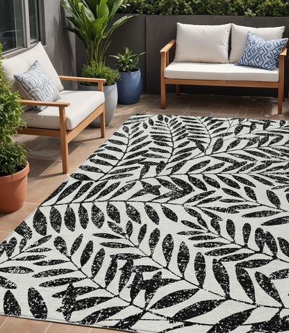 Tabselect Home Line 5' X 8' Black And Ivory Floral Washable Indoor Outdoor Area Rug