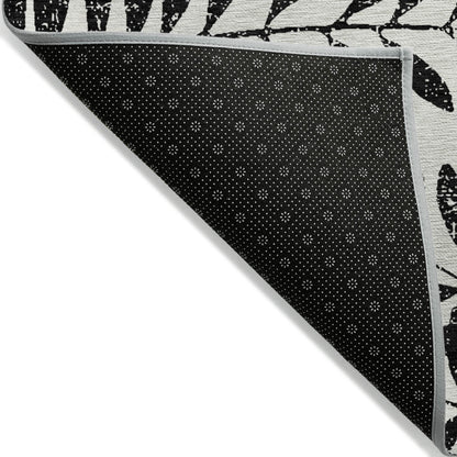 Tabselect Home Line 5' X 8' Black And Ivory Floral Washable Indoor Outdoor Area Rug