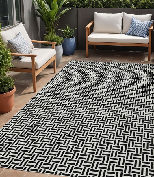 Tabselect Home Line 5' X 8' Black And Ivory Geometric Washable Indoor Outdoor Area Rug