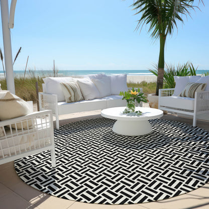 Tabselect Home Line 8' Black And Ivory Round Geometric Washable Indoor Outdoor Area Rug