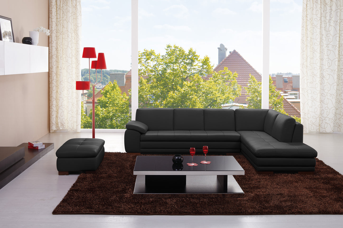 J&M Furniture 625 Italian Leather Sectional Black in Right Hand Facing