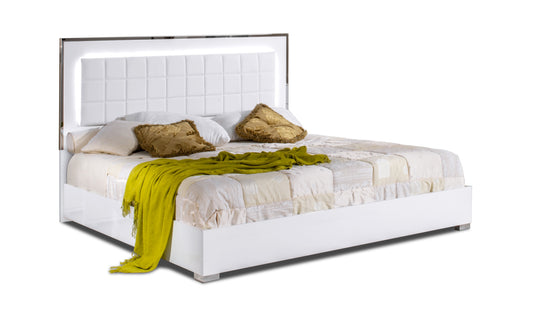 J&M Furniture Alice White King Bed