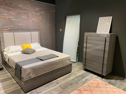 J&M Furniture Blade Premium Queen Bed in Light Moon Grey