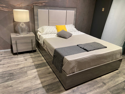J&M Furniture Blade Premium Queen Bed in Light Moon Grey