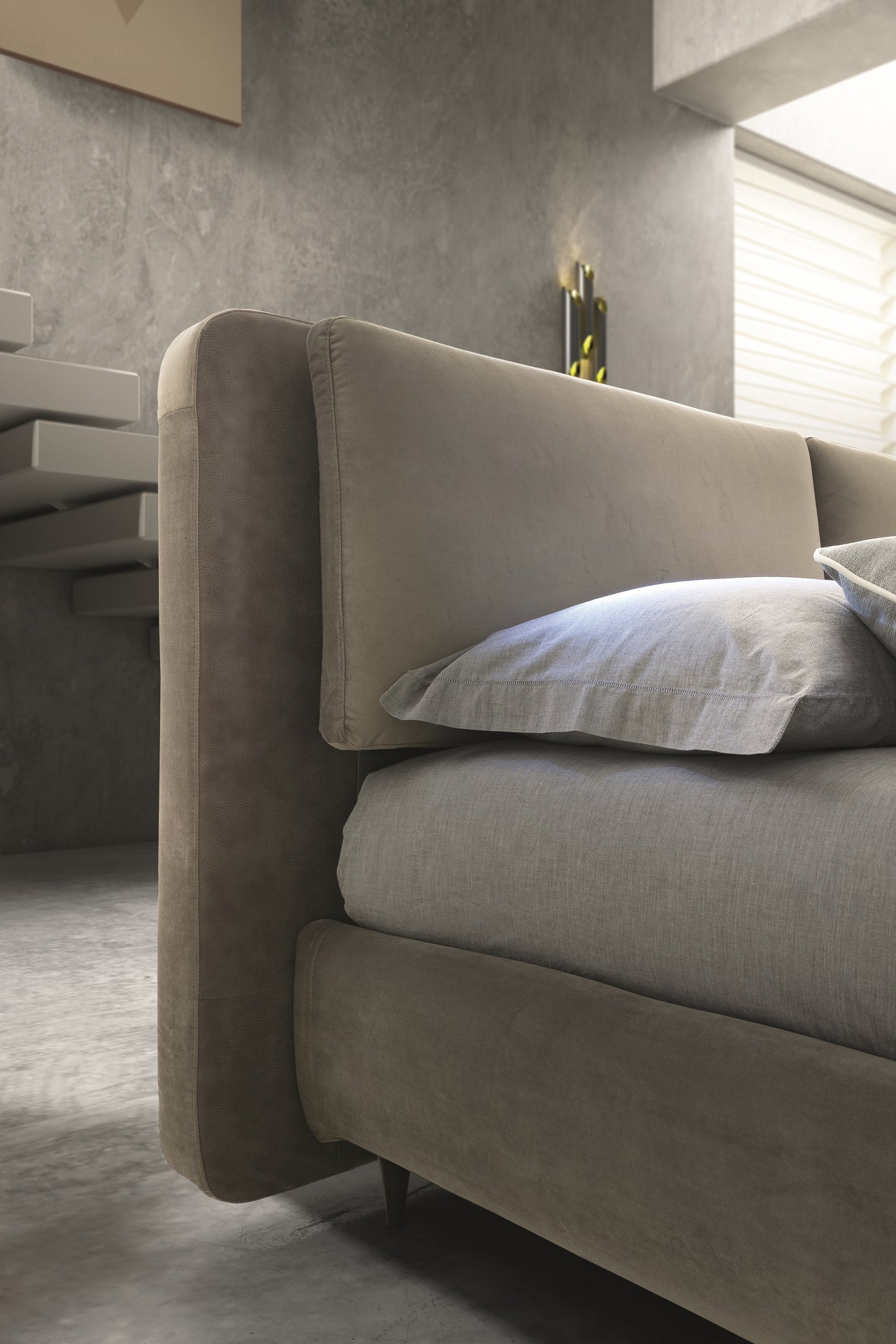 J&M Furniture Cortina Queen Bed