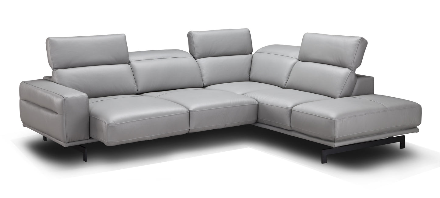 J&M Furniture Davenport Light Grey Sectional in Right Facing