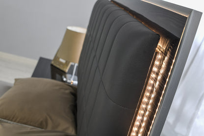 J&M Furniture Giulia Mirror in Glossy Gray