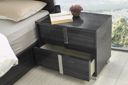 J&M Furniture Giulia King Bed in Glossy Gray