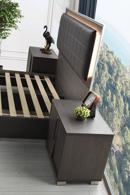 J&M Furniture Giulia King Bed in Matte Gray
