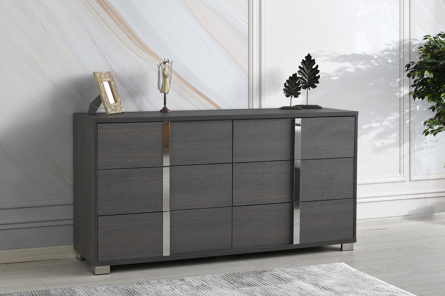 J&M Furniture Giulia King Bed in Matte Gray