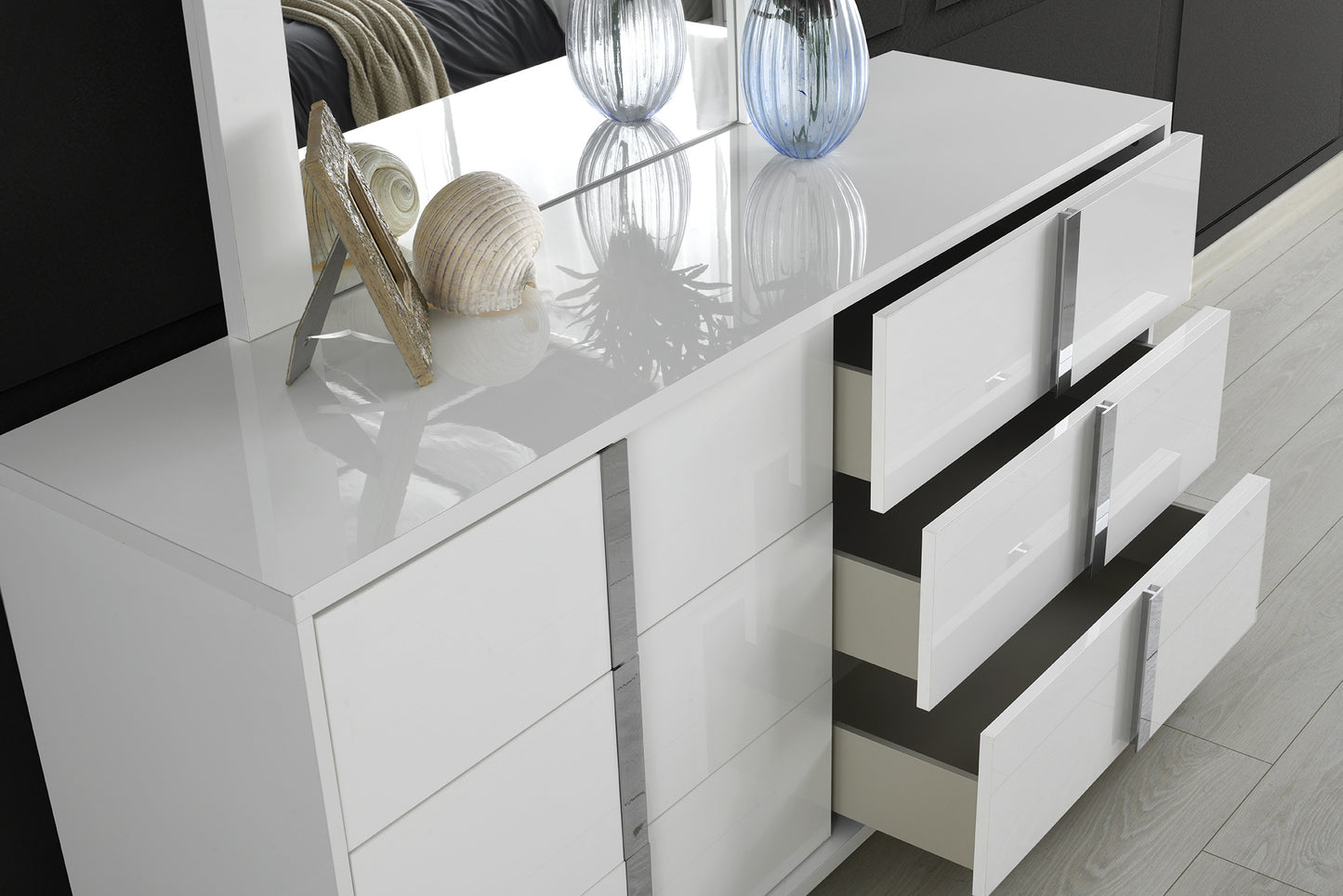 J&M Furniture Giulia Night Stand Right Facing in White