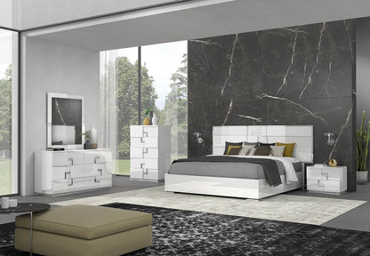 J&M Furniture Infinity Premium King Bed in Bianco Lucido
