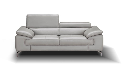 J&M Furniture Liam Loveseat