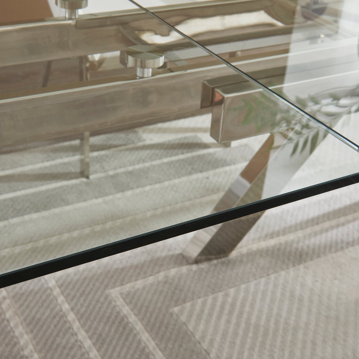 J&M Furniture MC Premier Extension Table
